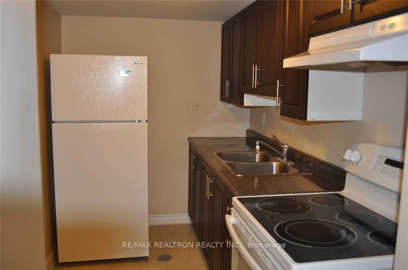 Bsmt - 75 Highhill Dr, Toronto, M1T 1N8 | Image 2