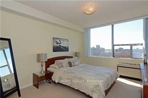 630 - 50 Richmond St E, Oshawa, L1G 7C7 | Image 3