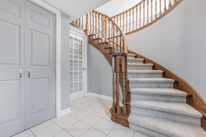 34 Kingswood Dr N, Clarington, L1E 1G2 | Image 3