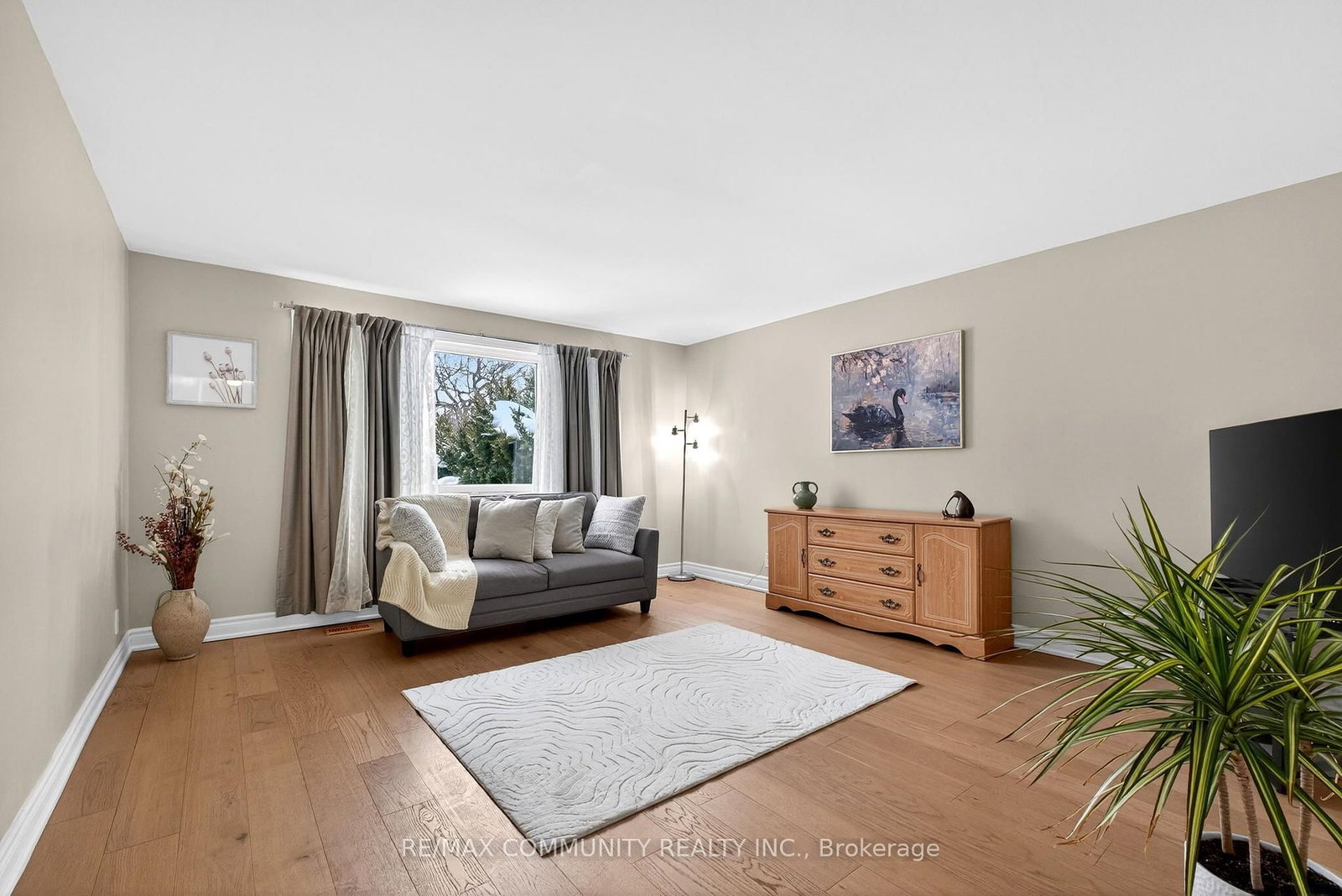 Detached House for sale at 855 Zator Avenue, Pickering, Ontario, L1W 1Y2 - Bay Ridges - MLS: E12770882