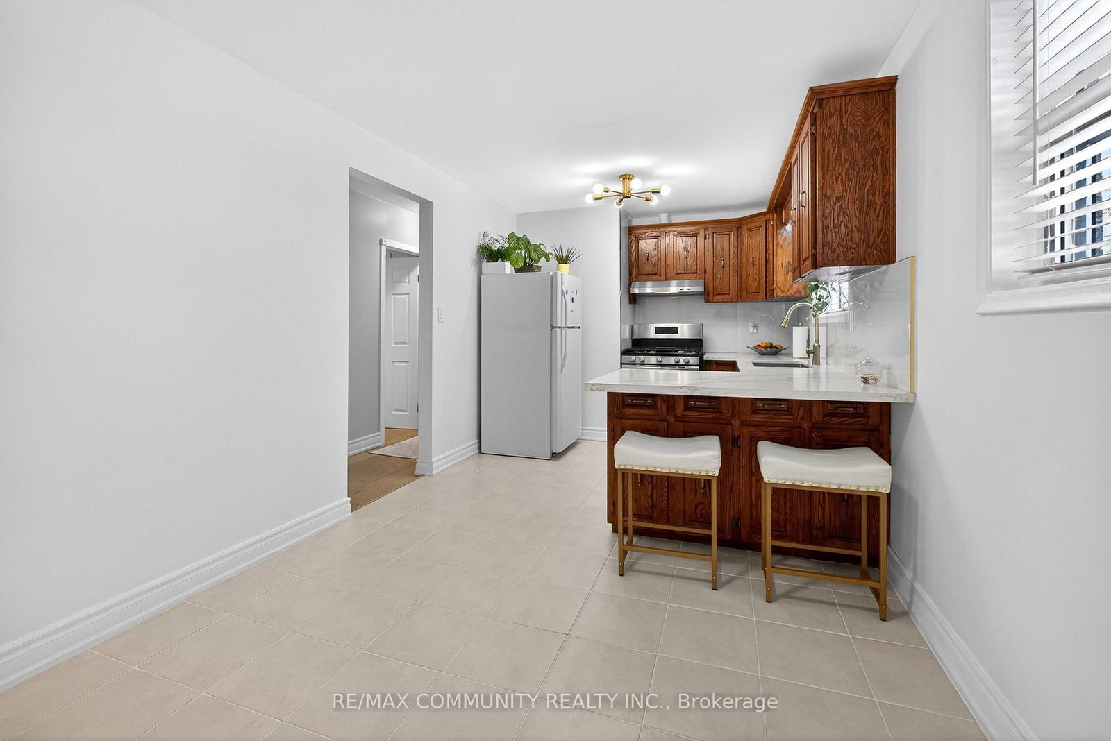 Detached House for sale at 855 Zator Avenue, Pickering, Ontario, L1W 1Y2 - Bay Ridges - MLS: E12770882