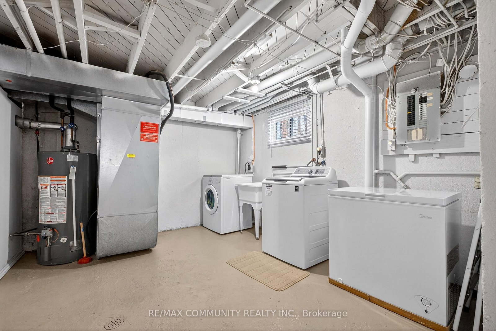 Detached House for sale at 855 Zator Avenue, Pickering, Ontario, L1W 1Y2 - Bay Ridges - MLS: E12770882