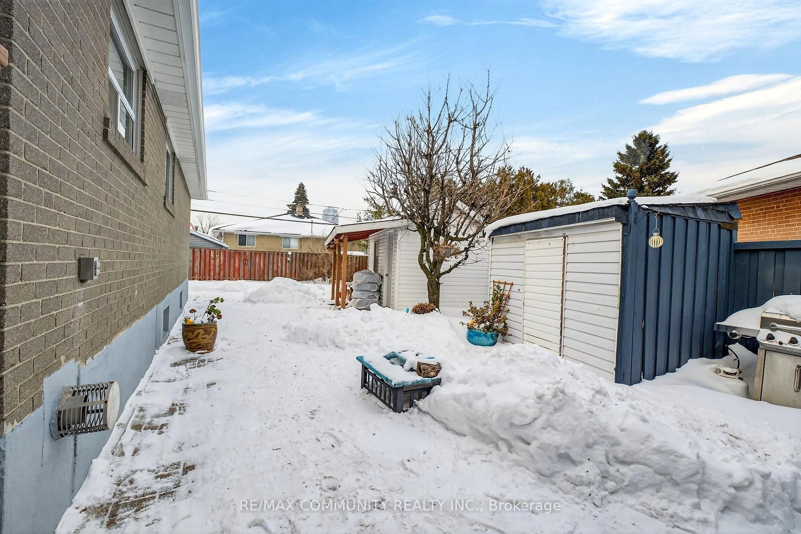 Detached House for sale at 855 Zator Avenue, Pickering, Ontario, L1W 1Y2 - Bay Ridges - MLS: E12770882