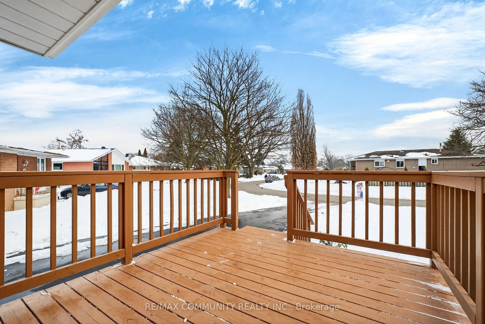 Detached House for sale at 855 Zator Avenue, Pickering, Ontario, L1W 1Y2 - Bay Ridges - MLS: E12770882