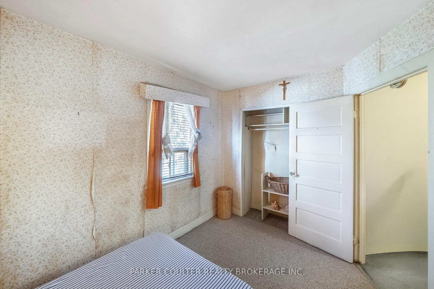 26 Larchmount Avenue • Toronto, ON photo 13