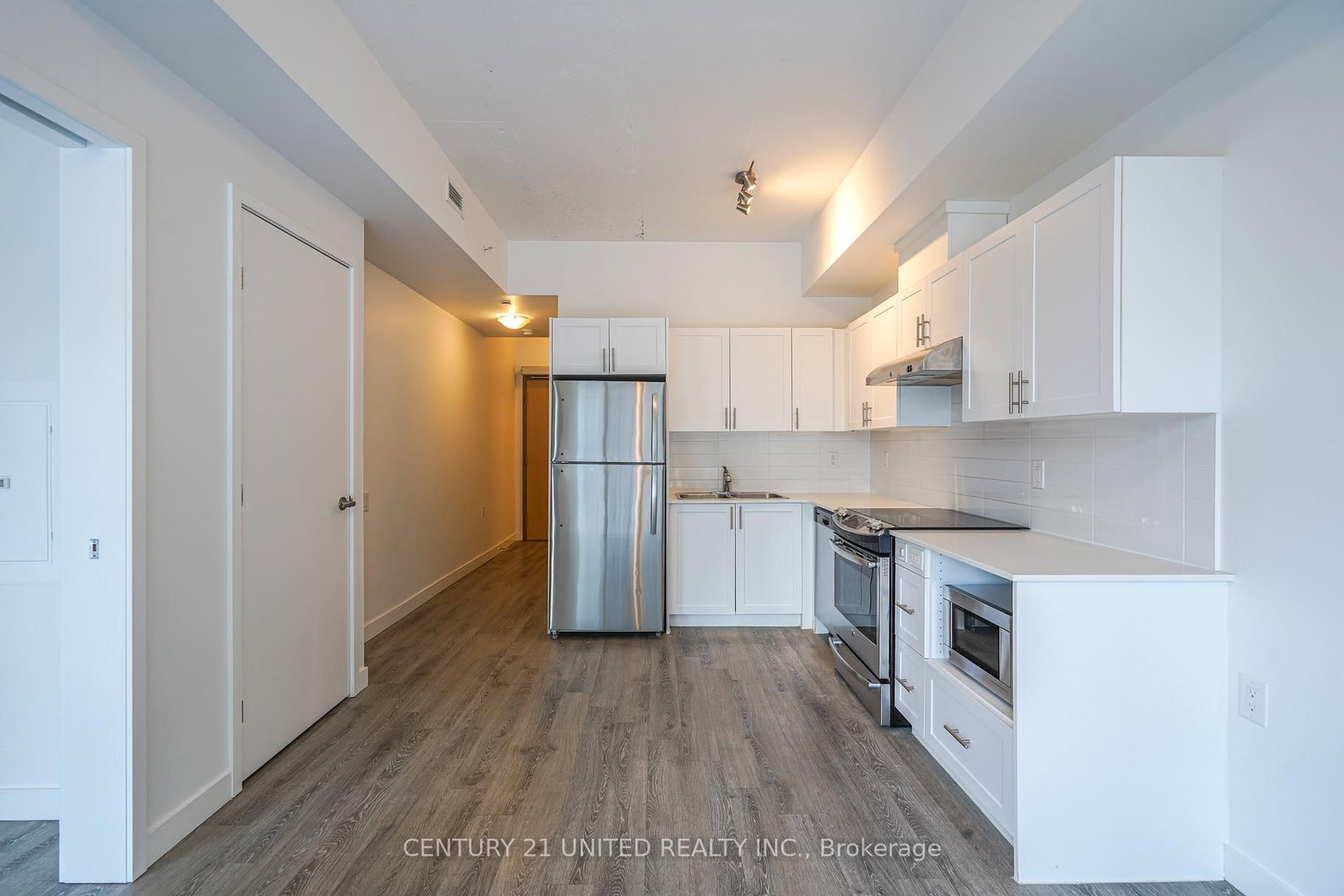 100 Bond Street E, Unit 204