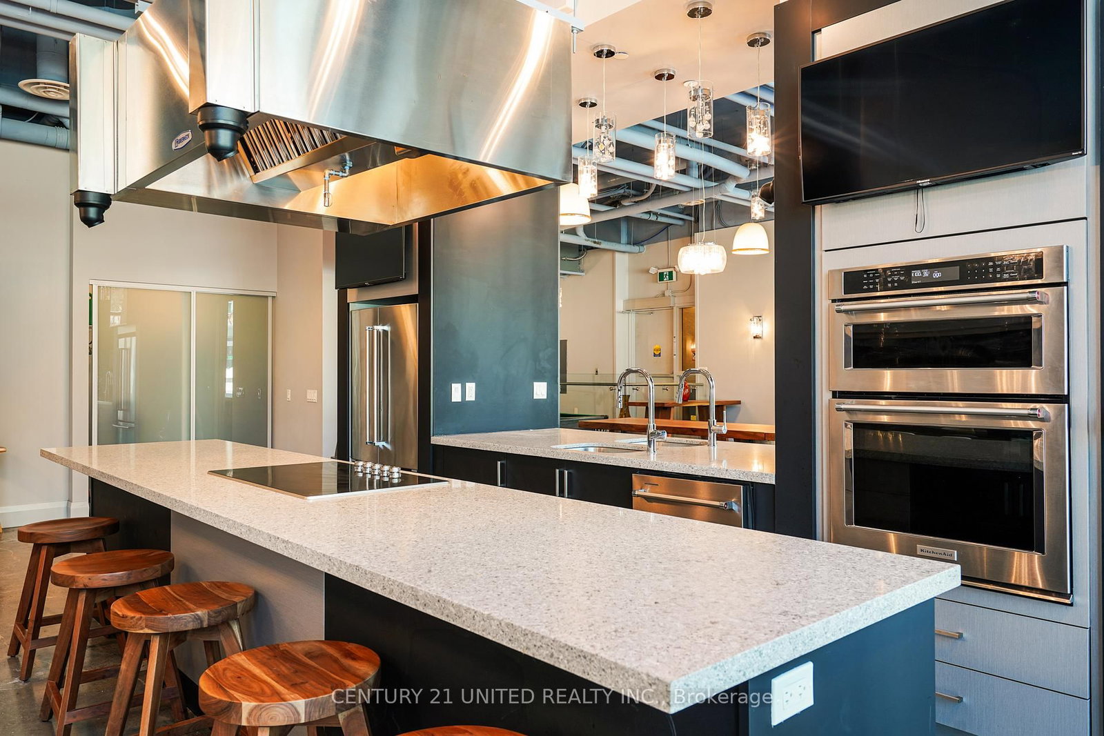 100 Bond Street E, Unit 204 - Photo 11