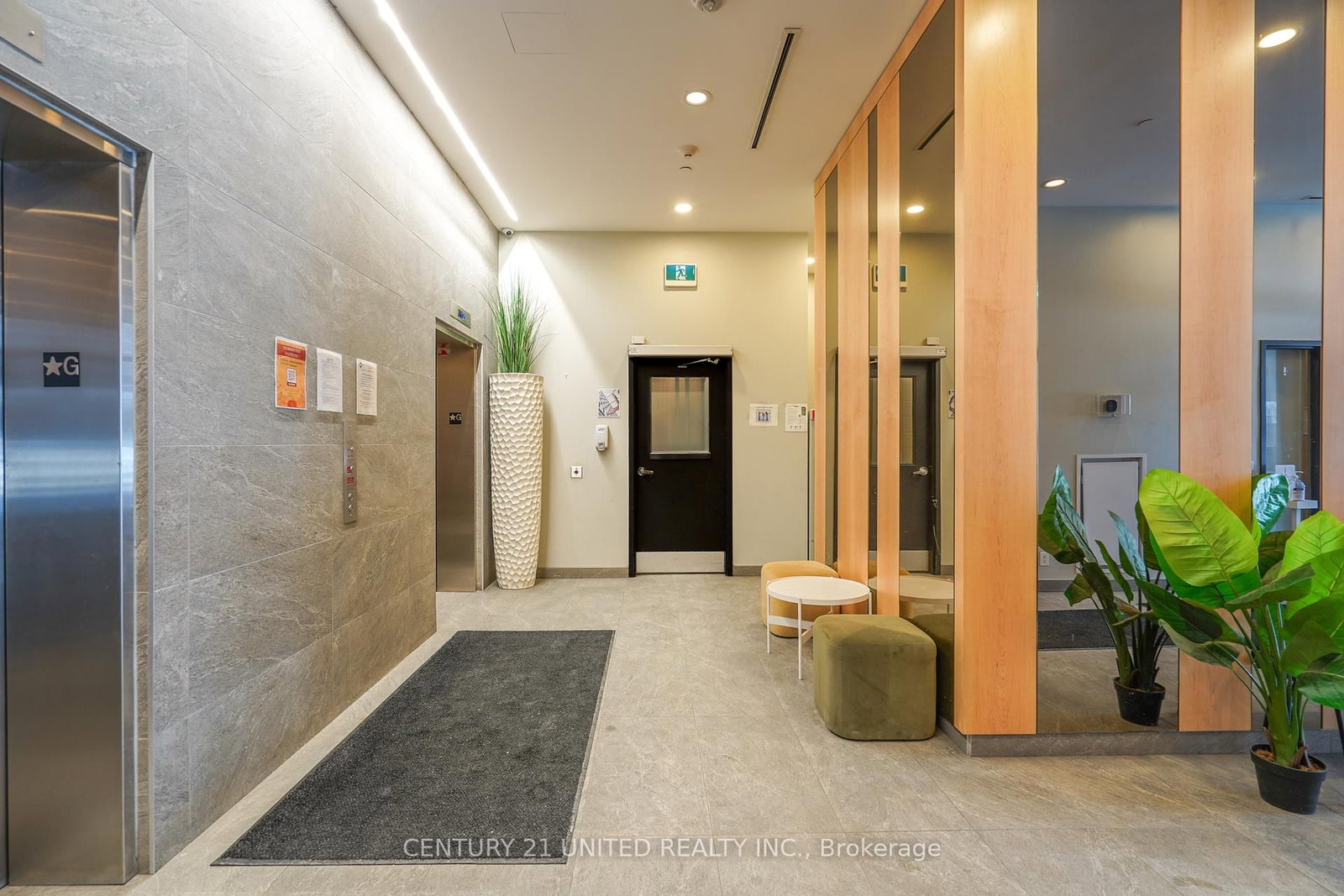 100 Bond Street E, Unit 204 - Photo 14