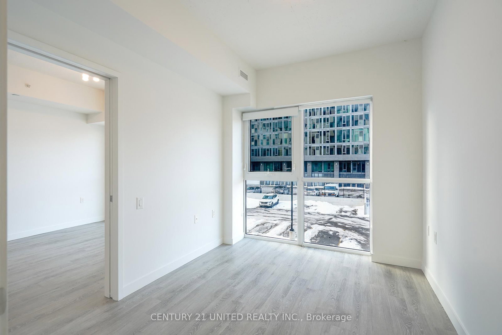 100 Bond Street E, Unit 204 - Photo 4