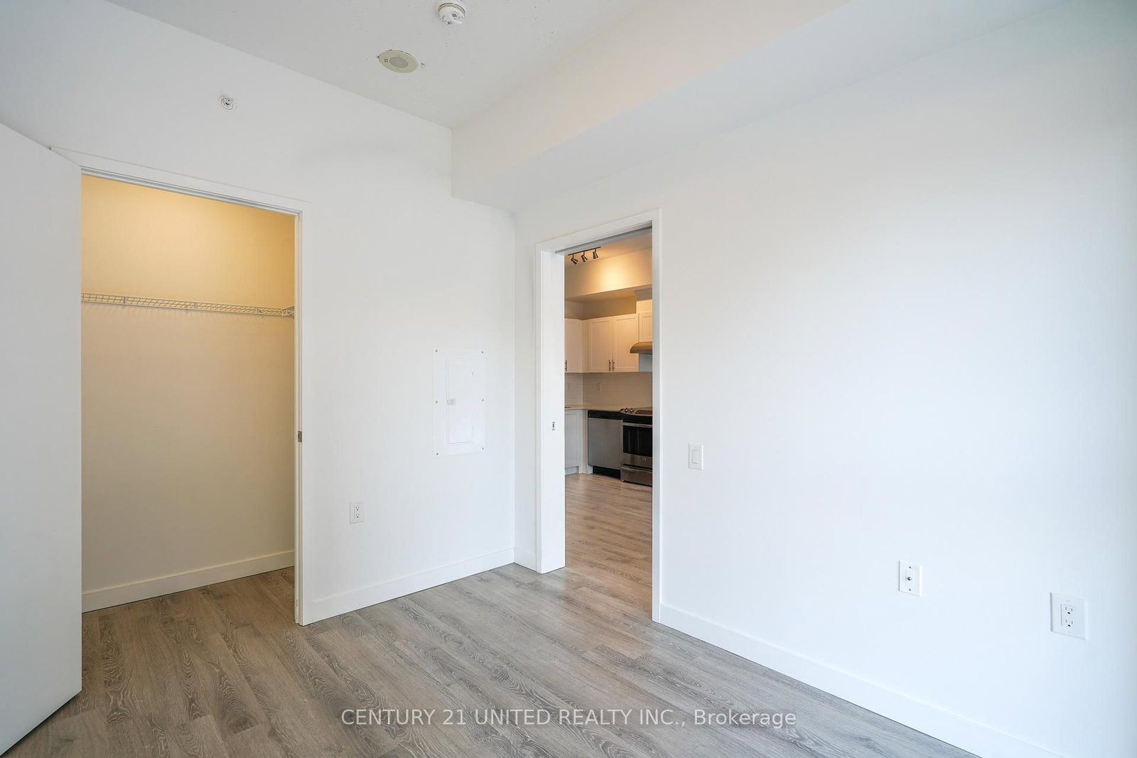 100 Bond Street E, Unit 204 - Photo 5