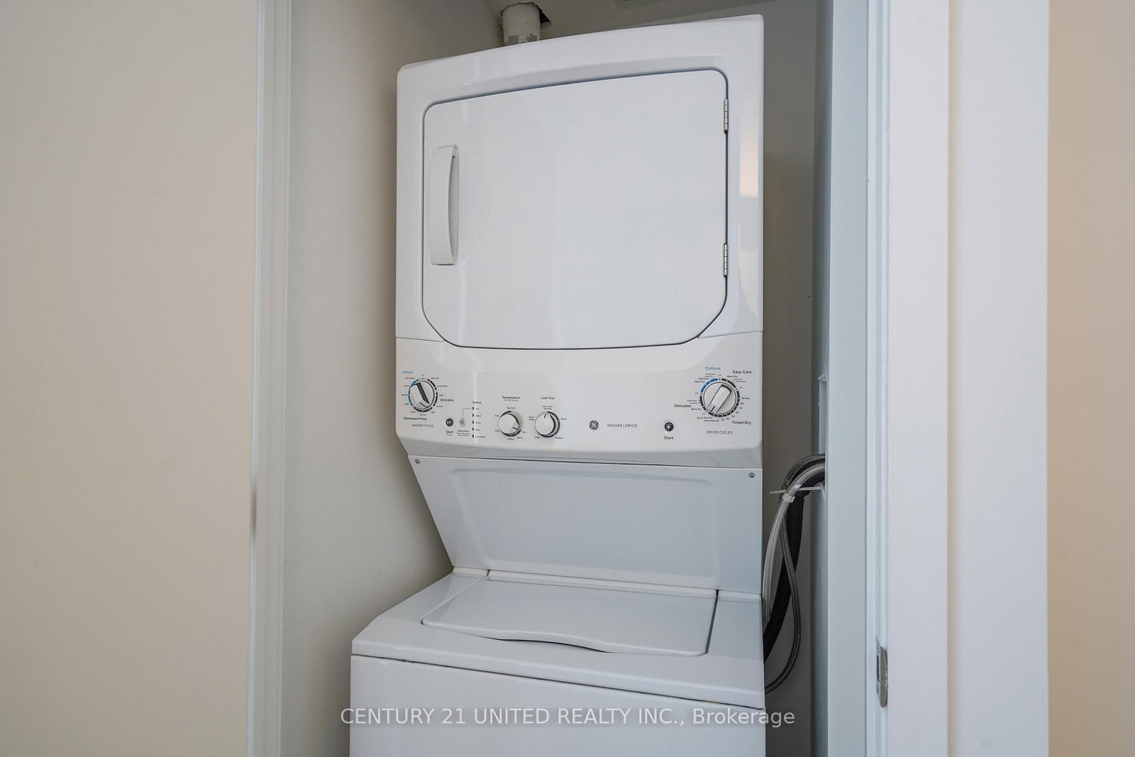 100 Bond Street E, Unit 204 - Photo 6