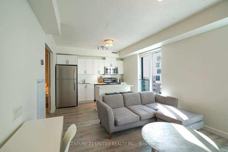 home for lease on 801-100 Bond Street E