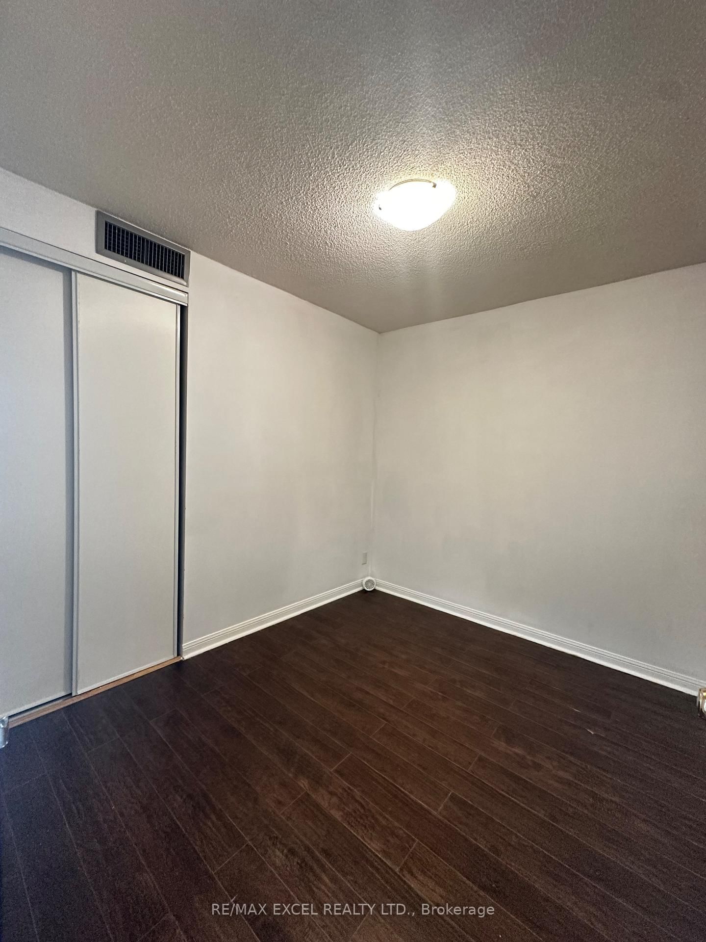 Condo for lease at 1605-18 Lee Centre Drive, Toronto, Ontario, M1H 3H5 - Woburn - MLS: E12774052