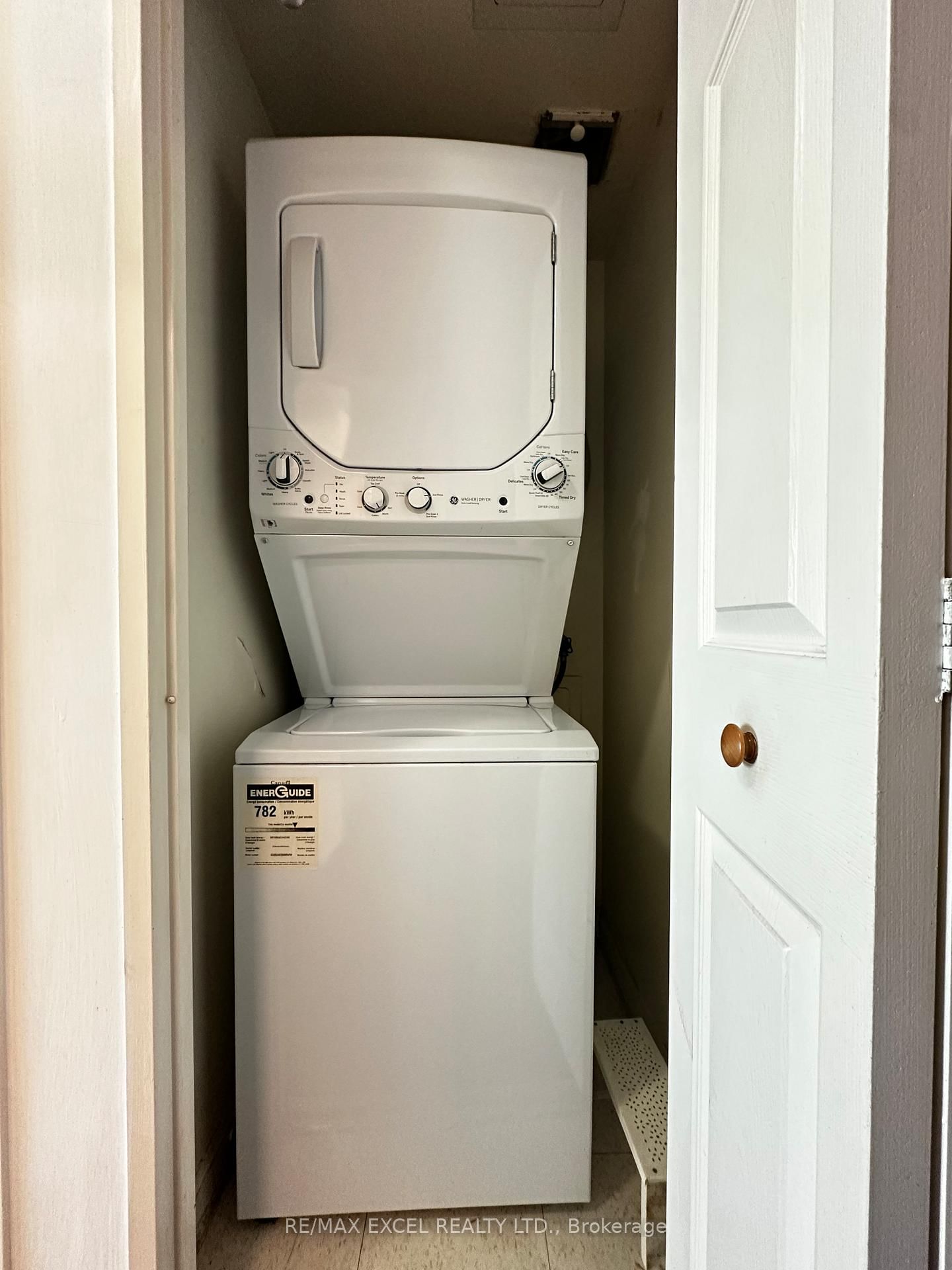 Condo for lease at 1605-18 Lee Centre Drive, Toronto, Ontario, M1H 3H5 - Woburn - MLS: E12774052