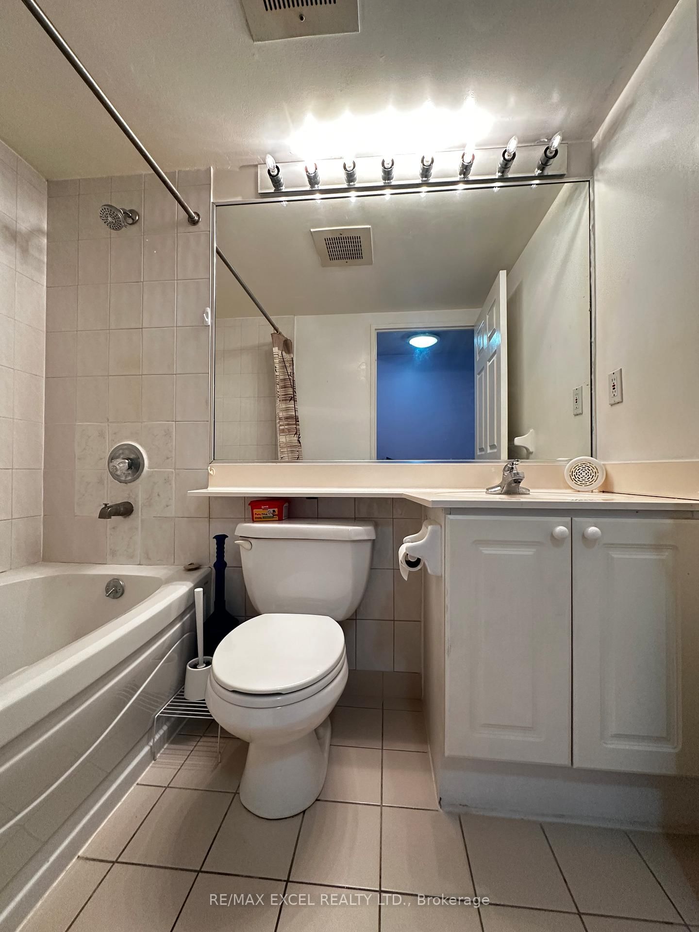 Condo for lease at 1605-18 Lee Centre Drive, Toronto, Ontario, M1H 3H5 - Woburn - MLS: E12774052