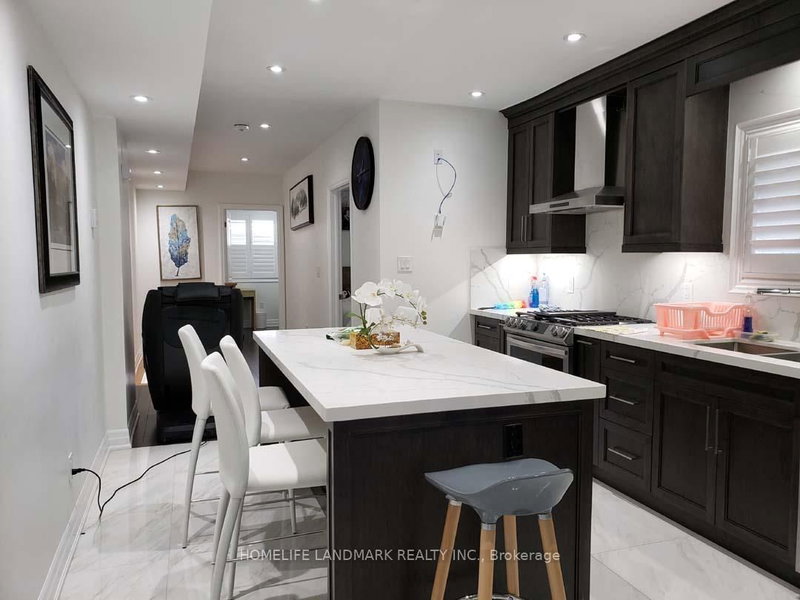 1027 Pape Ave, Toronto, M4K 3W1 | Image 3
