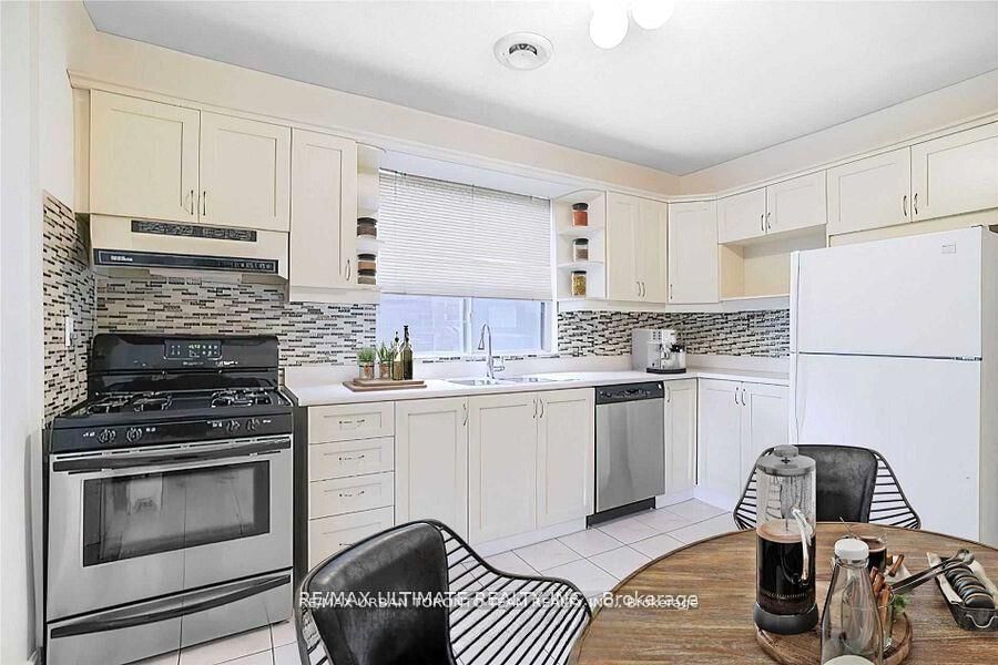 Detached House for lease at Upper-745 Coxwell Avenue, Toronto, Ontario, M4C 3C5 - Danforth - MLS: E12775670