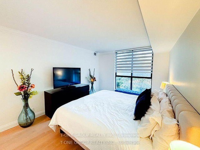 206 - 8 Silverbell Grove