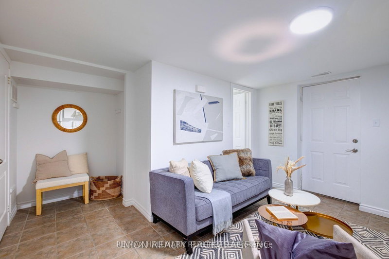 533 Victoria Pk Ave, Toronto, M4C 5H2 | Image 2