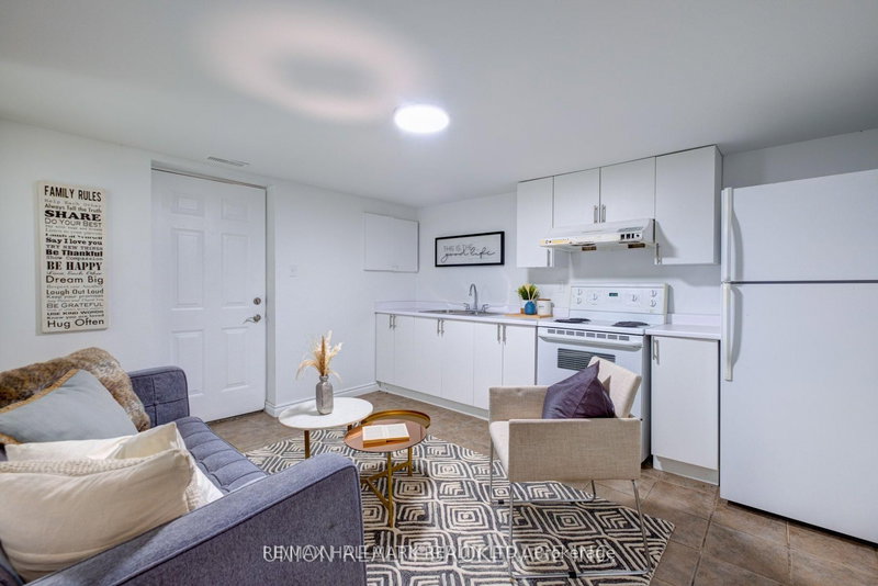 533 Victoria Pk Ave, Toronto, M4C 5H2 | Image 3