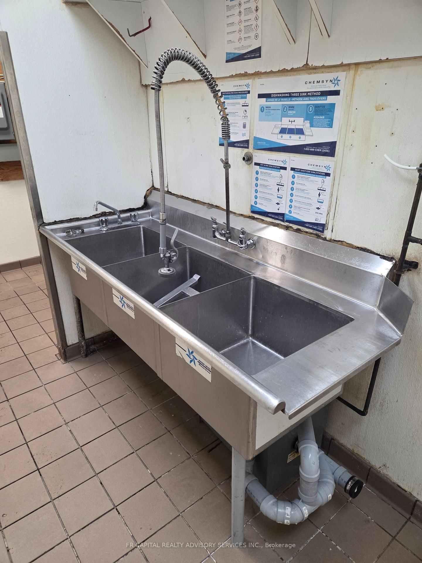 1814 Simcoe Street N, Unit 4 - Photo 11