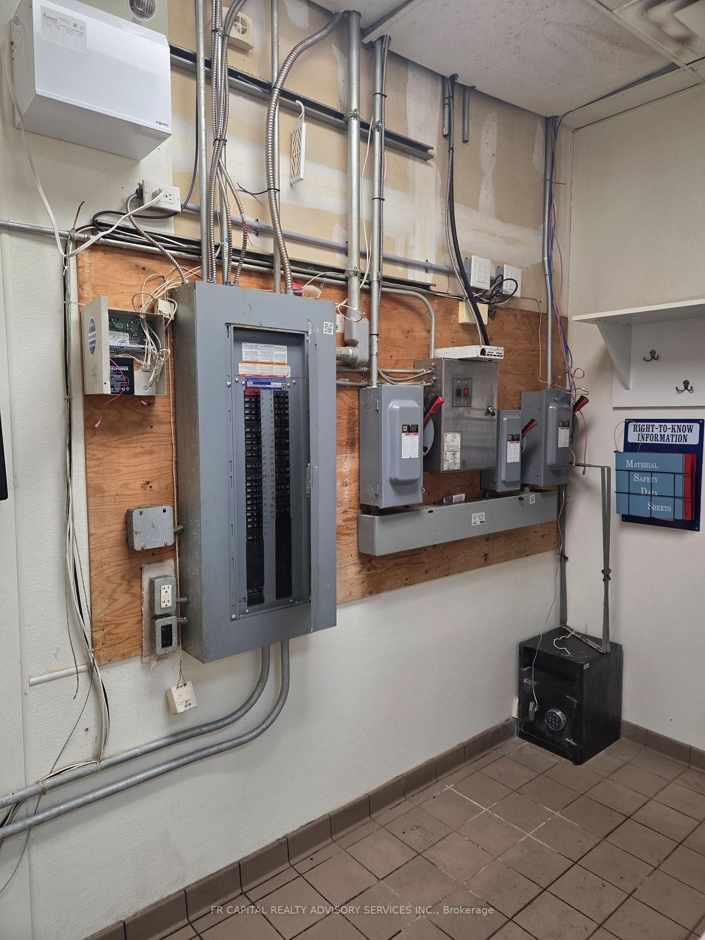 1814 Simcoe Street N, Unit 4 - Photo 12