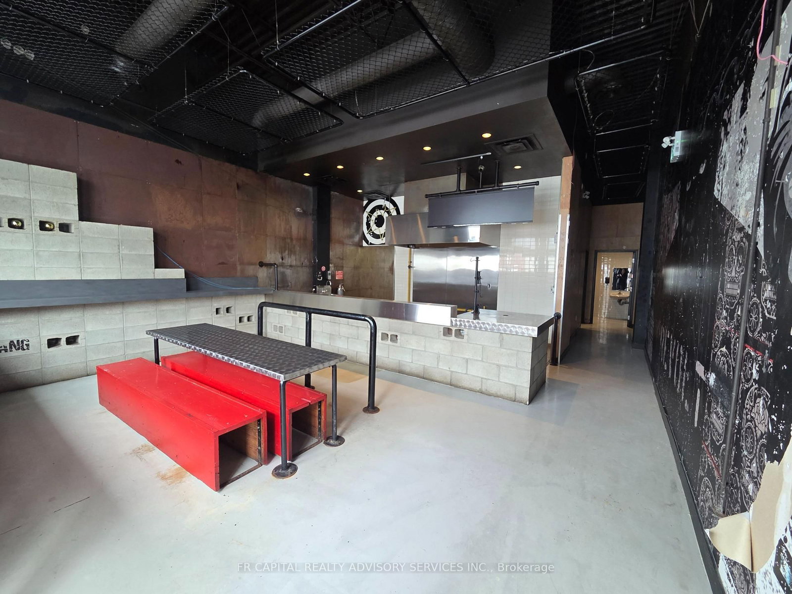 1814 Simcoe Street N, Unit 4 - Photo 2