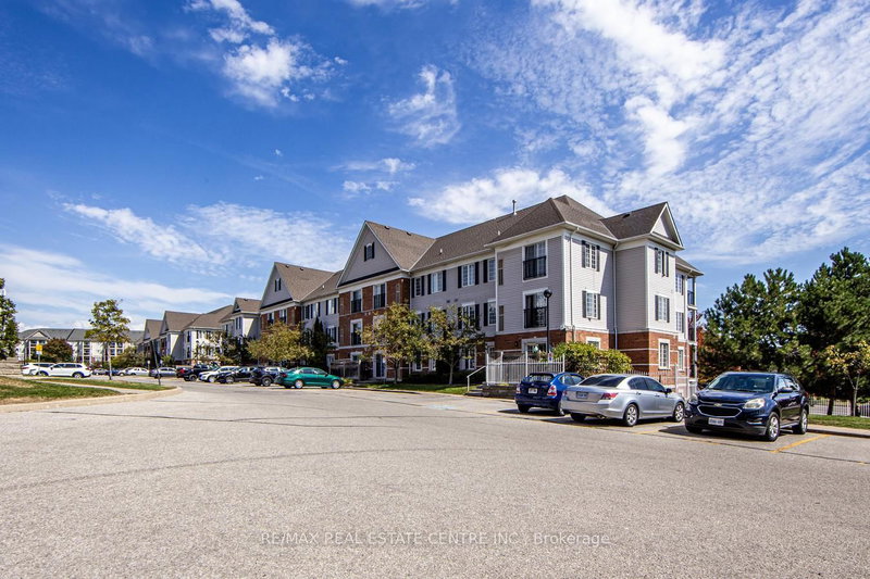 207 - 106 Aspen Springs Dr, Clarington, L1C 5N7 | Image 3