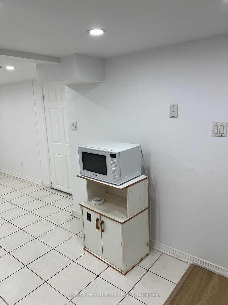 BSMT - 3244 Lawrence Ave E, Toronto, M1H 1A4 | Image 3