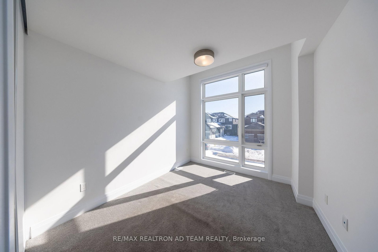 Townhouse for sale at 972 Crowsnest Hollow Avenue, Pickering, Ontario, L1X 0P4 - Rural Pickering - MLS: E12779584