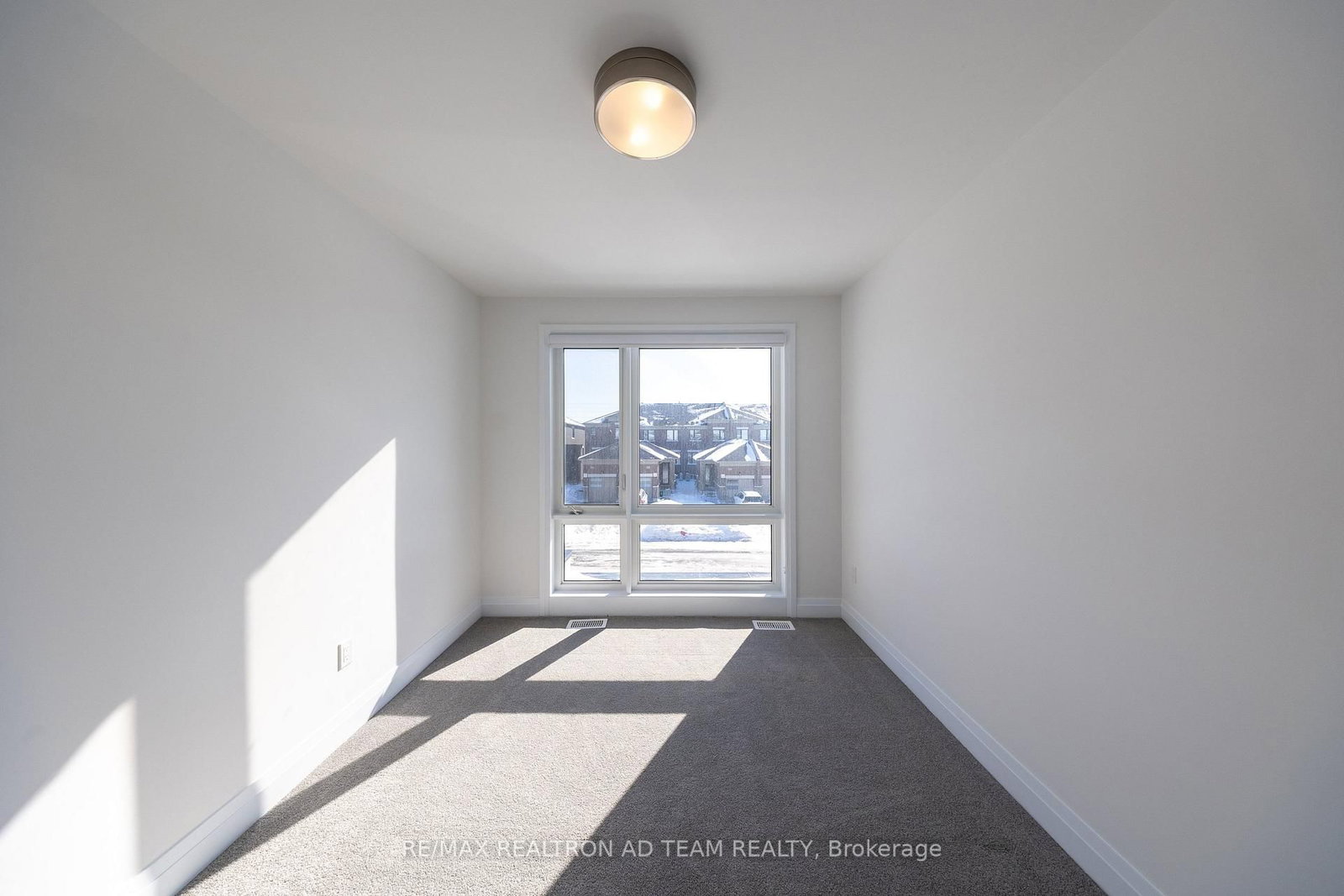 Townhouse for sale at 972 Crowsnest Hollow Avenue, Pickering, Ontario, L1X 0P4 - Rural Pickering - MLS: E12779584