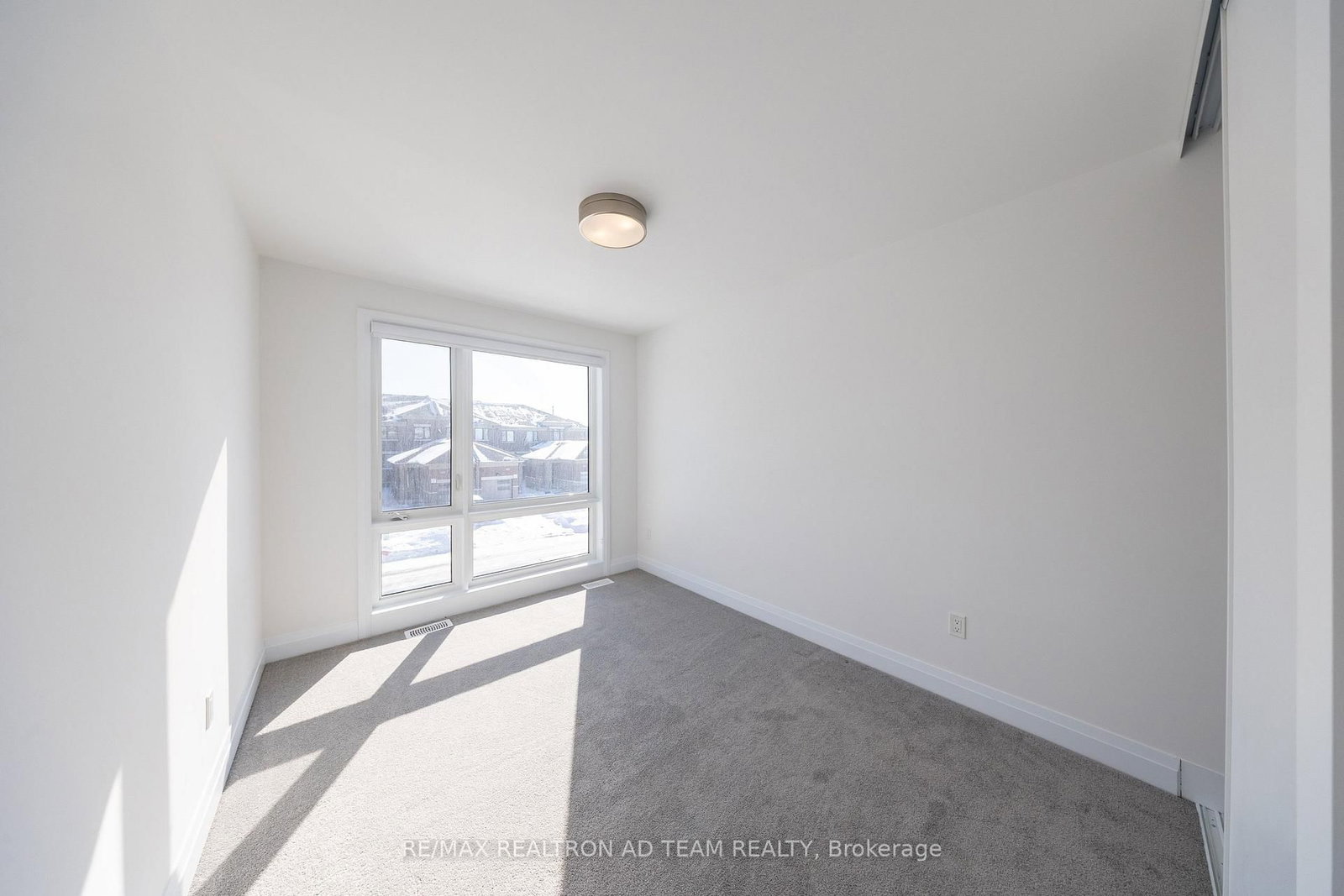 Townhouse for sale at 972 Crowsnest Hollow Avenue, Pickering, Ontario, L1X 0P4 - Rural Pickering - MLS: E12779584