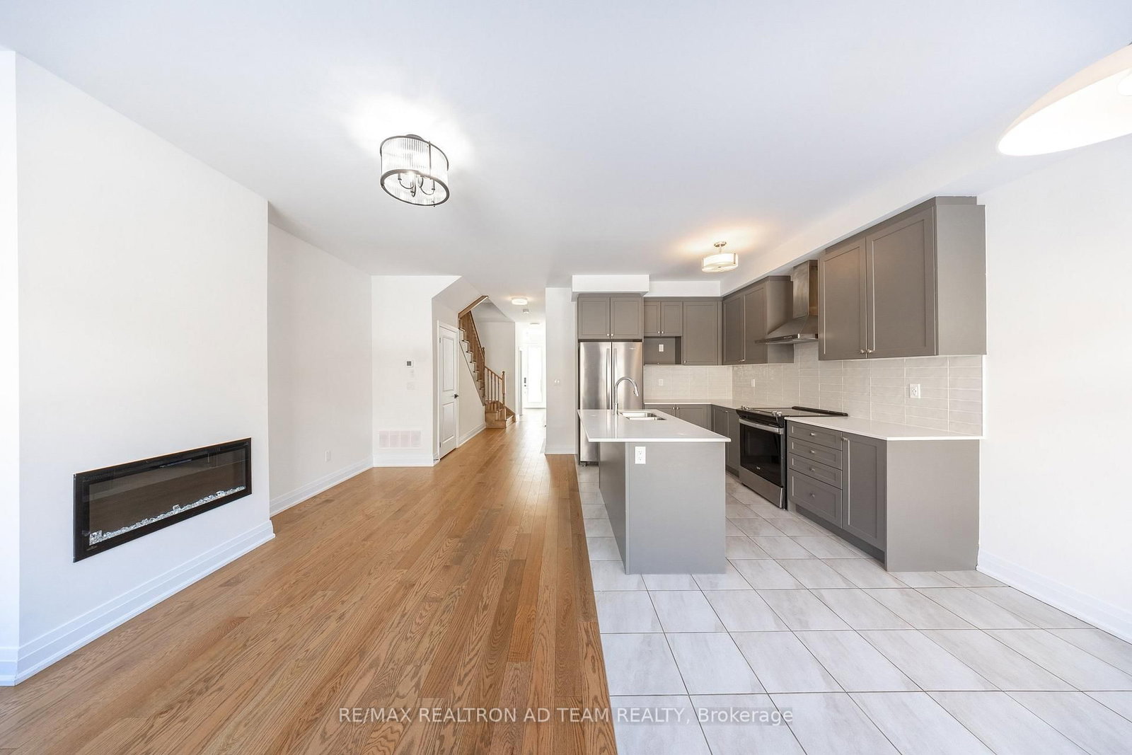 Townhouse for sale at 972 Crowsnest Hollow Avenue, Pickering, Ontario, L1X 0P4 - Rural Pickering - MLS: E12779584