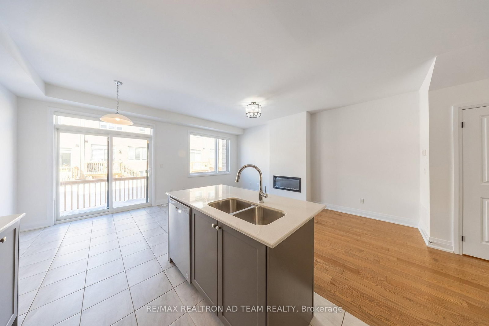 Townhouse for sale at 972 Crowsnest Hollow Avenue, Pickering, Ontario, L1X 0P4 - Rural Pickering - MLS: E12779584