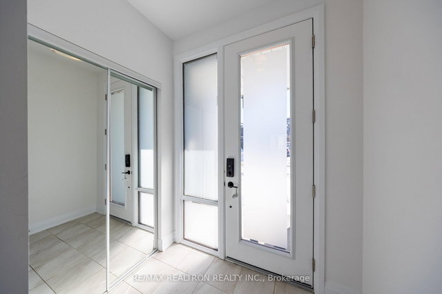 972 Crowsnest Hollow Avenue