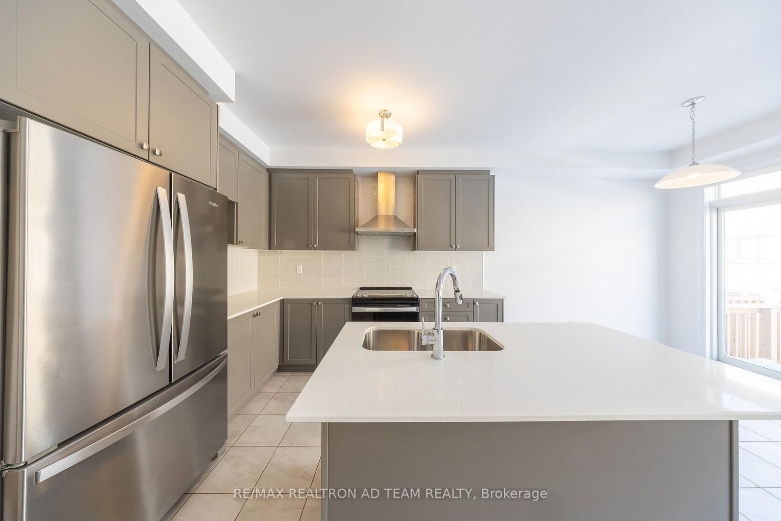 Townhouse for sale at 972 Crowsnest Hollow Avenue, Pickering, Ontario, L1X 0P4 - Rural Pickering - MLS: E12779584