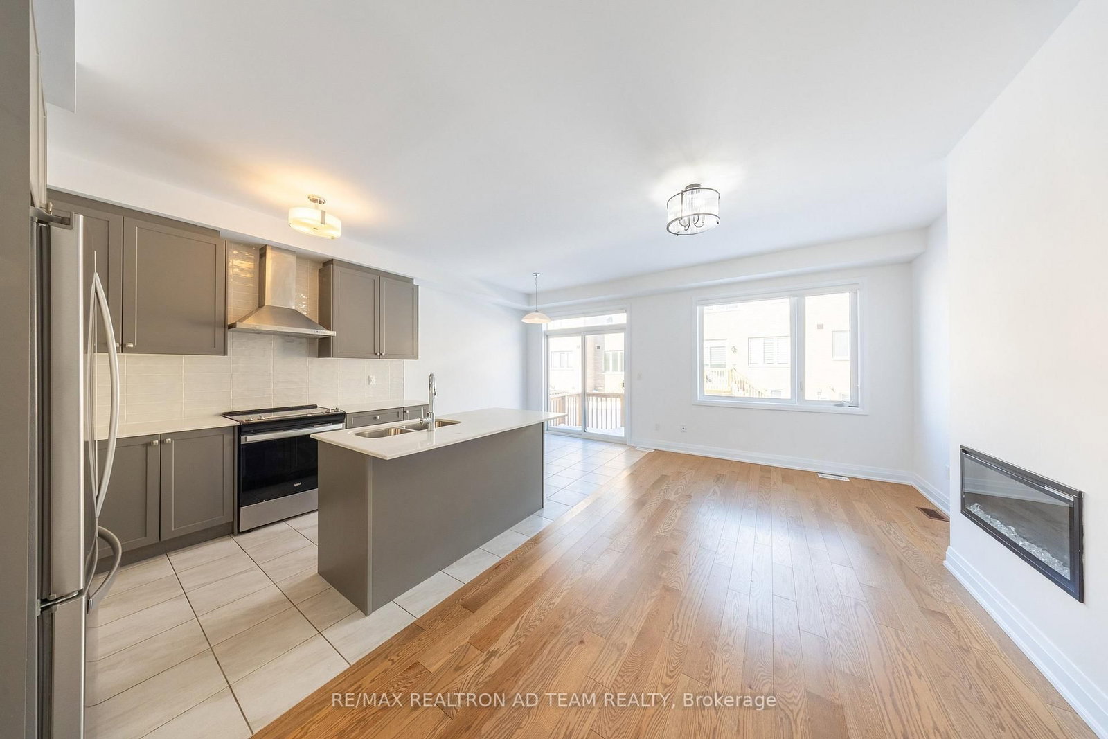 Townhouse for sale at 972 Crowsnest Hollow Avenue, Pickering, Ontario, L1X 0P4 - Rural Pickering - MLS: E12779584