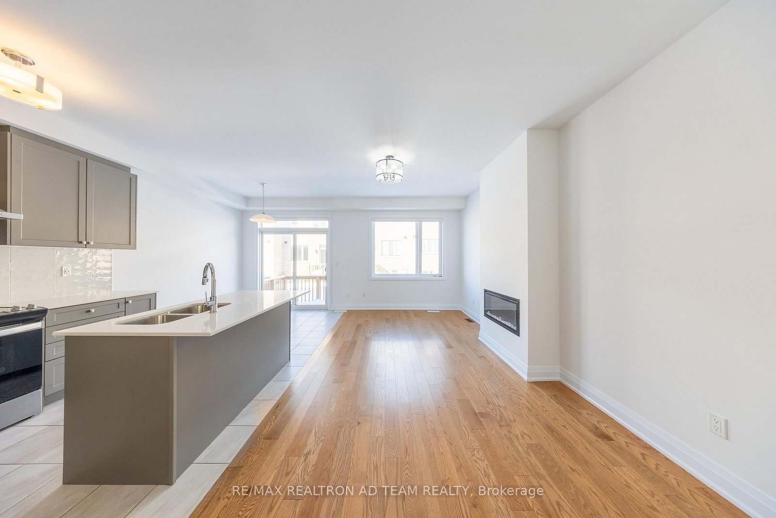 Townhouse for sale at 972 Crowsnest Hollow Avenue, Pickering, Ontario, L1X 0P4 - Rural Pickering - MLS: E12779584