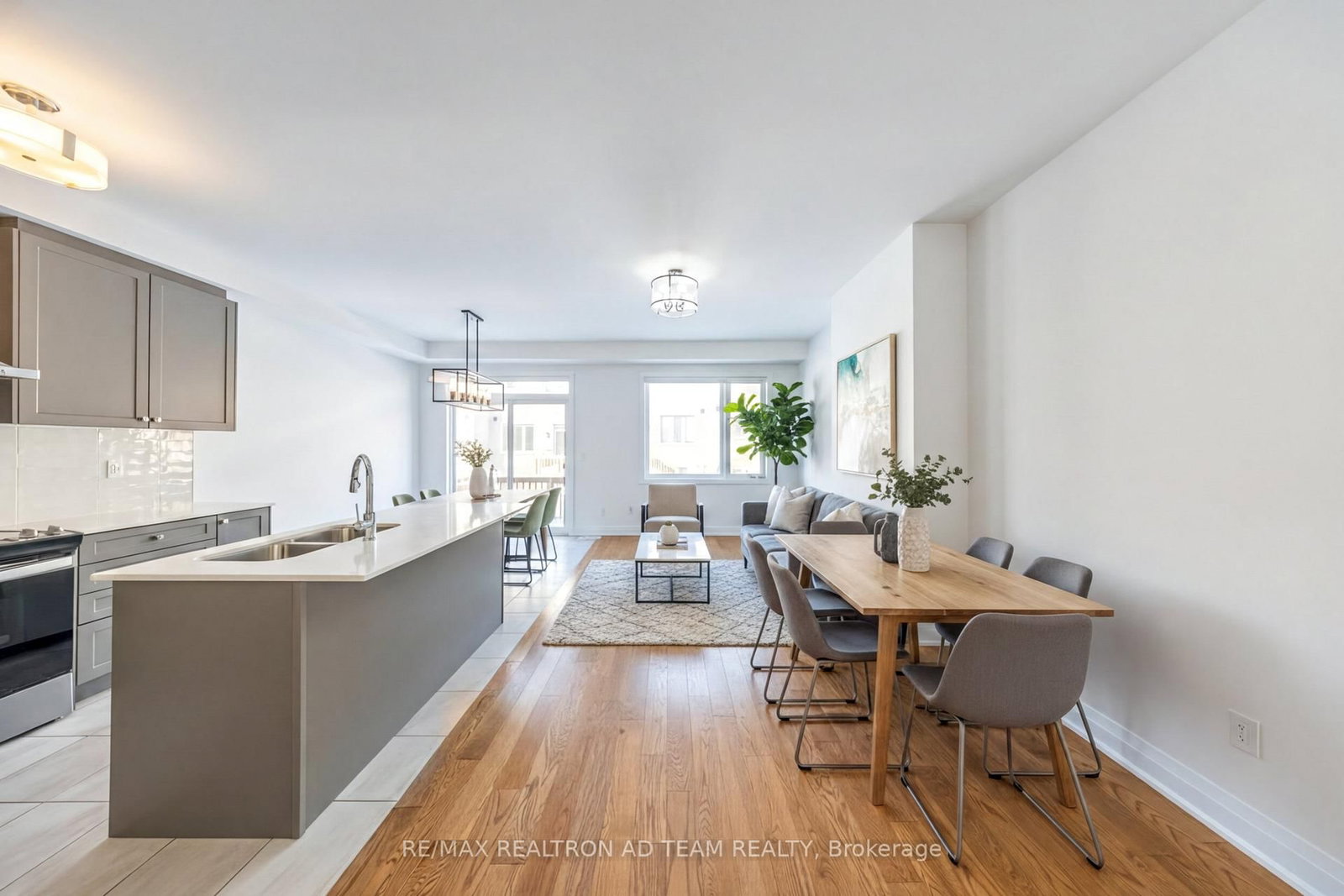 Townhouse for sale at 972 Crowsnest Hollow Avenue, Pickering, Ontario, L1X 0P4 - Rural Pickering - MLS: E12779584