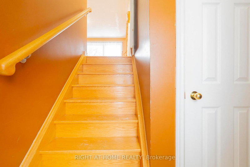 23 Ignatius Lane, Toronto, M1E 2M8 | Image 3