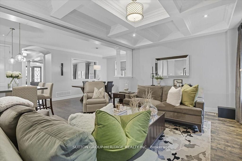 Detached House for sale at 22 Glengowan Street, Whitby, Ontario, L1R 0K9 - Taunton North - MLS: E12782204