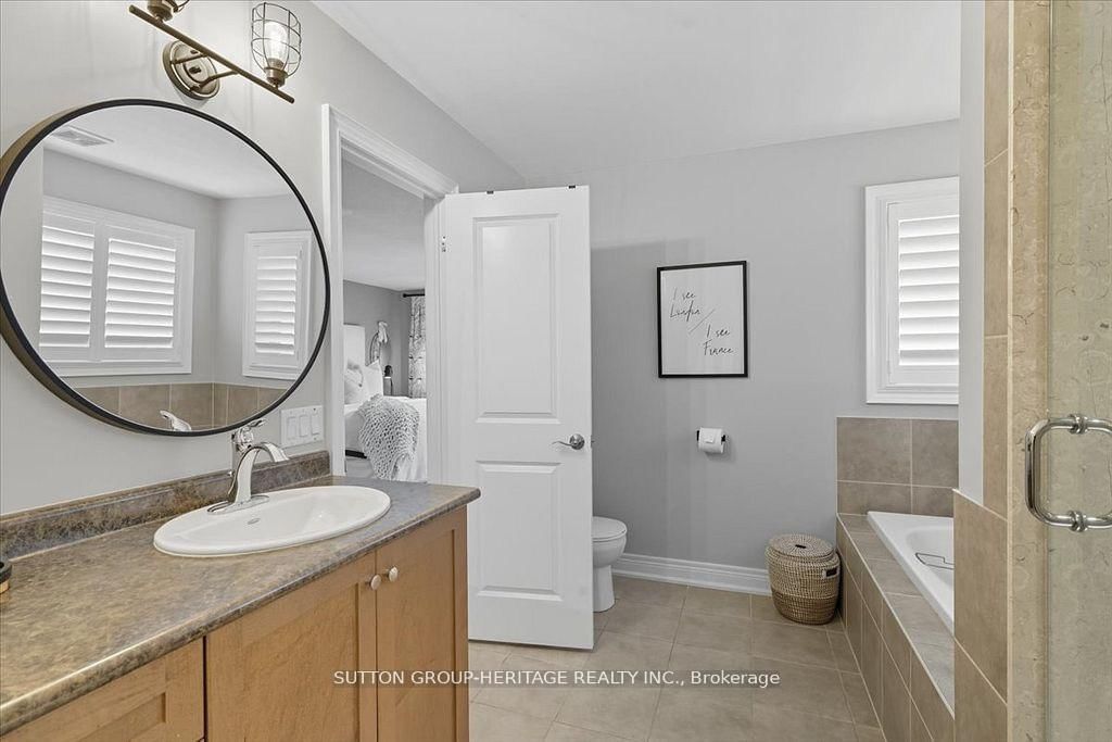 Detached House for sale at 22 Glengowan Street, Whitby, Ontario, L1R 0K9 - Taunton North - MLS: E12782204