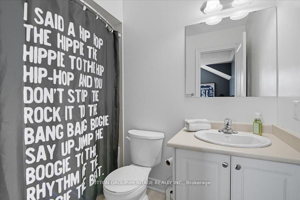 Detached House for sale at 22 Glengowan Street, Whitby, Ontario, L1R 0K9 - Taunton North - MLS: E12782204