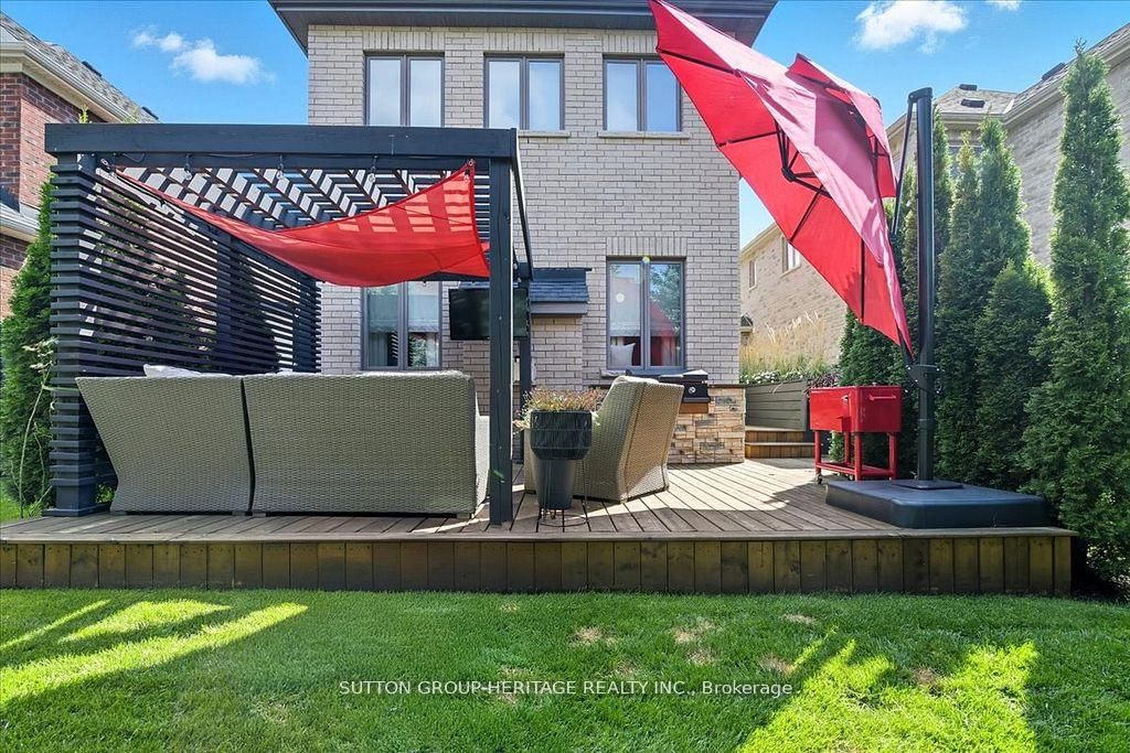 Detached House for sale at 22 Glengowan Street, Whitby, Ontario, L1R 0K9 - Taunton North - MLS: E12782204