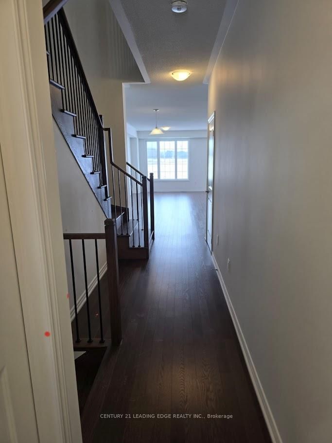 10 Reigate Ave, Whitby, L1P 0R1 | Image 2