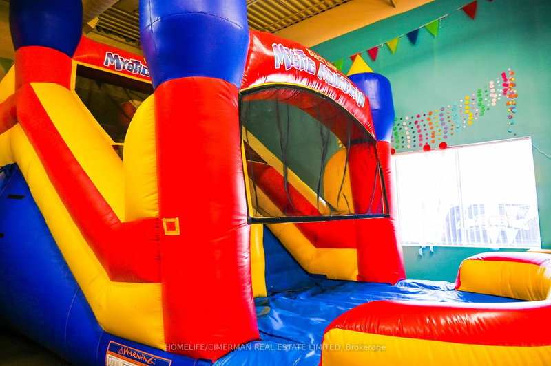 264-266 - 1885 Clements Rd, Pickering, L1W 3V4 | Image 2