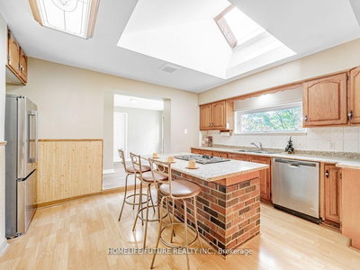 113 Harmony Road North, Oshawa, Ontario image-0-3