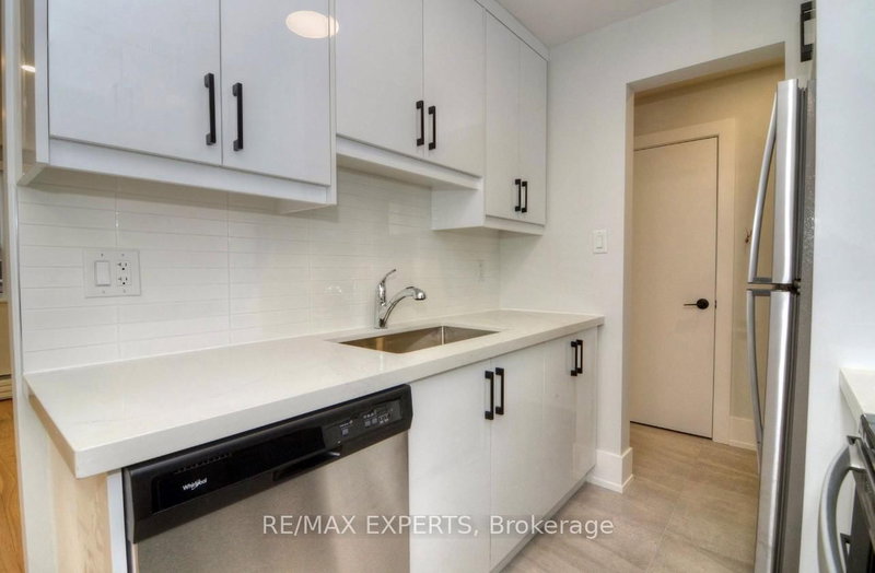 202 - 839 Cosburn Ave, Toronto, M4C 2V9 | Image 2