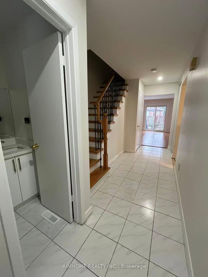 60 Plum Brook Cres, Toronto, M1S 3Z8 | Image 2