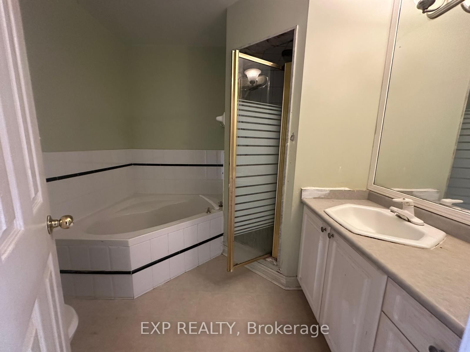 Semi-Detached House for sale at 10 Guildpark Ptwy, Toronto, Ontario, M1J 3P1 - Guildwood - MLS: E12788668